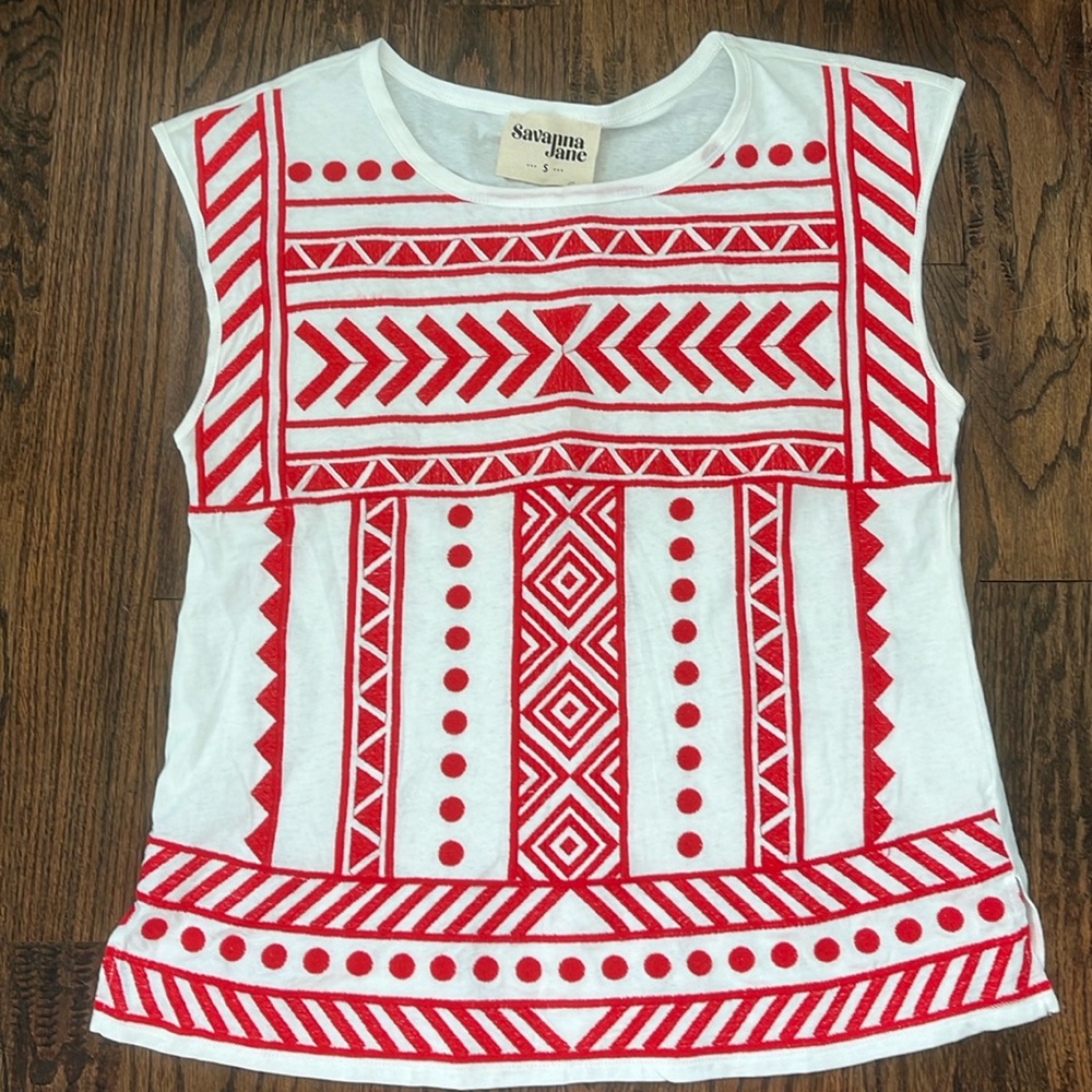 Adorable Savanna Jane top. Size small.